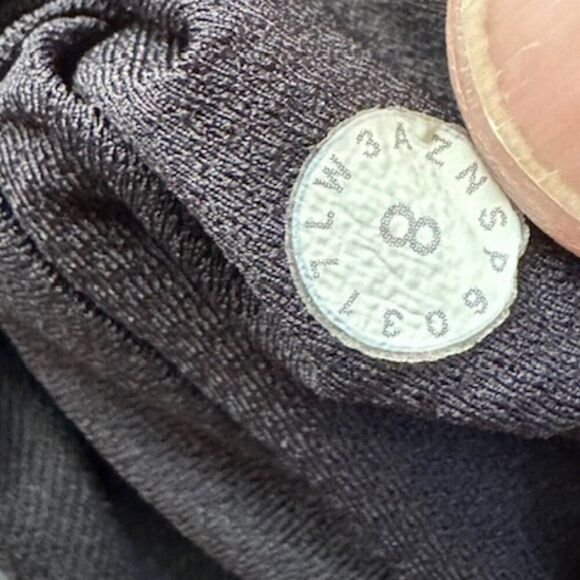 Lululemon Extra Mile Long Sleeve in Black Size 8 - Picture 6 of 7